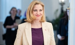 Außenministerin und NEOS-Chefin Beate Meinl-Reisinger klagt die FPÖ wegen Rufschädigung. 