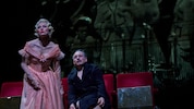 Nina Siewert (Ilona) und Stefko Hanushevsky als Isidor.