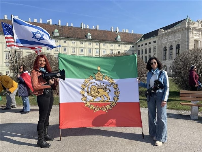 Die beiden Schwestern Elahe und Nc