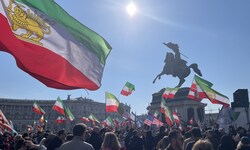 Die Stimmung der Kundgebung: Fröhlich, positiv und ausgelassen.