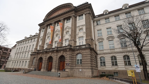 Die Innsbrucker Hauptuni.