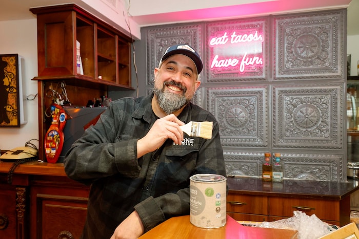 Robert eröffnet in demnächst die „Casita Reyes“, Kaigasse.