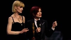 Kelly mit ihrer Mutter Sharon Osbourne bei den  BRIT Awards 2026 im Februar.