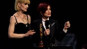 Kelly mit ihrer Mutter Sharon Osbourne bei den  BRIT Awards 2026 im Februar.