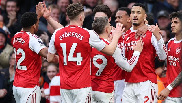 FC Arsenal jubelt im Derby gegen den FC Chelsea.