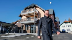Ortschef Altendorfer freut sich über neue Wohnungen und Arztpraxen.