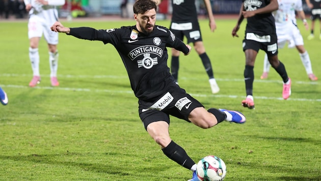 Otar Kiteishvili arrived just in time for the penalty kick.