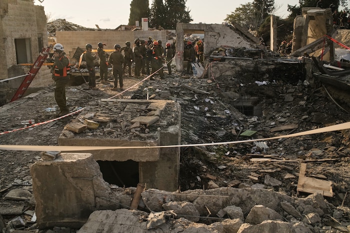 Obwohl das Regime geschwächt ist, hat es enorme Schäden in Israel und anderen Staaten im Nahen ...