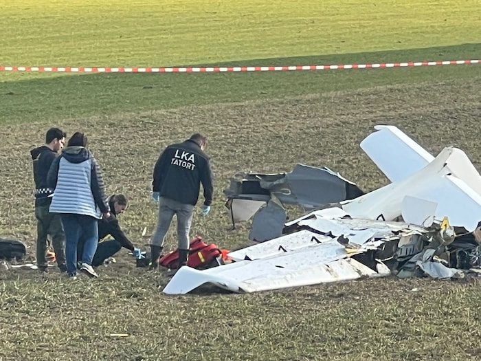 Erst nachdem die Sprengkapsel gesichert worden war, startete am Unglücksort die Spurensicherung.