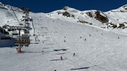 Der Unfall ereignete sich im Skigebiet Hochzillertal auf einer roten Piste (Symbolfoto). 