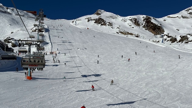 Der Unfall ereignete sich im Skigebiet Hochzillertal auf einer roten Piste (Symbolfoto).