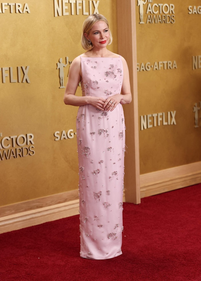 Michelle Williams zeigte sich in frühlingshaftem Rosa