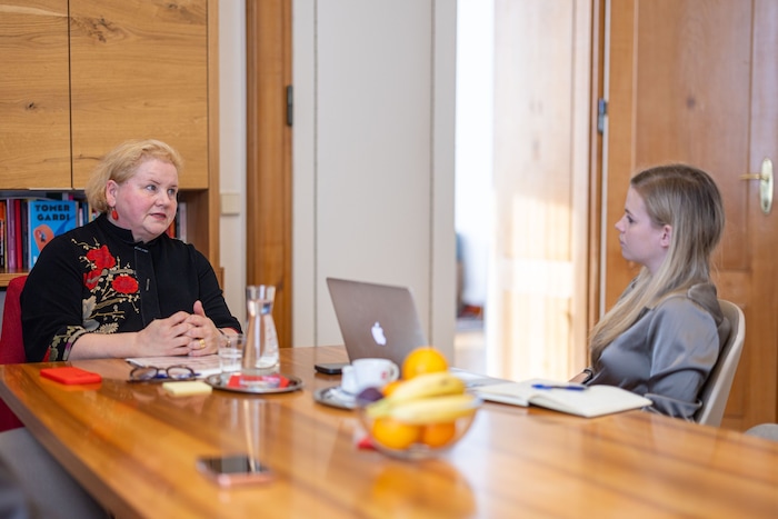 Im „Krone“-Interview fordert die Gesundheitsministerin Korinna Schumann (li) einen Deckel für ...