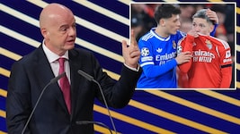 FIFA-Boss Gianni Infantino (li.) nahm den Rassismus-Vorfall um Benfica-Profi Gianluca Prestianni ...