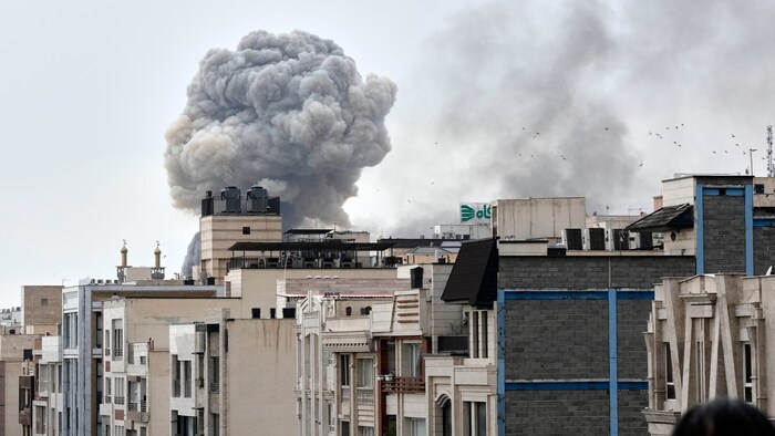 On Monday afternoon, Israel launched new attacks on Tehran. Clouds of smoke could be seen above ...