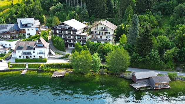 Das betroffene Anwesen samt Bootshaus direkt am Traunsee