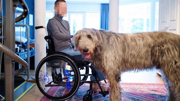 Seit dem tragischen Treppensturz ist die 54-Jährige auf den Rollstuhl angewiesen.