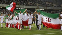 Iran hat sich sportlich für die Fußball-WM qualifiziert. Hinter der Teilnahme steht wegen des ...