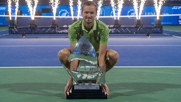 Daniil Medwedew saß in Dubai fest.