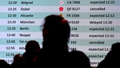 Flugausfälle, Stornos, geschlossene Flughäfen – die Folgen des Angriffs auf den Iran bekommen ...