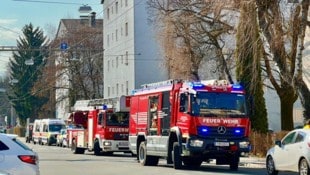 Die Berufsfeuerwehr Salzburg war mit zwei Fahrzeugen vor Ort.