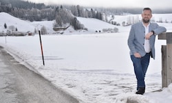 Ortschef Fanninger will auf der Wiese die Flächen für Gewerbe in Unternberg erweitern.