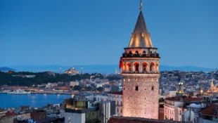 Die türkische Familie besitzt etwa eine Wohnung in Istanbul, trotzdem beantragten Vater und ...