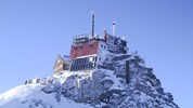 Die Schutzhütte, direkt beim Sonnblick-Observatorium, liegt auf 3106 Metern Seehöhe.