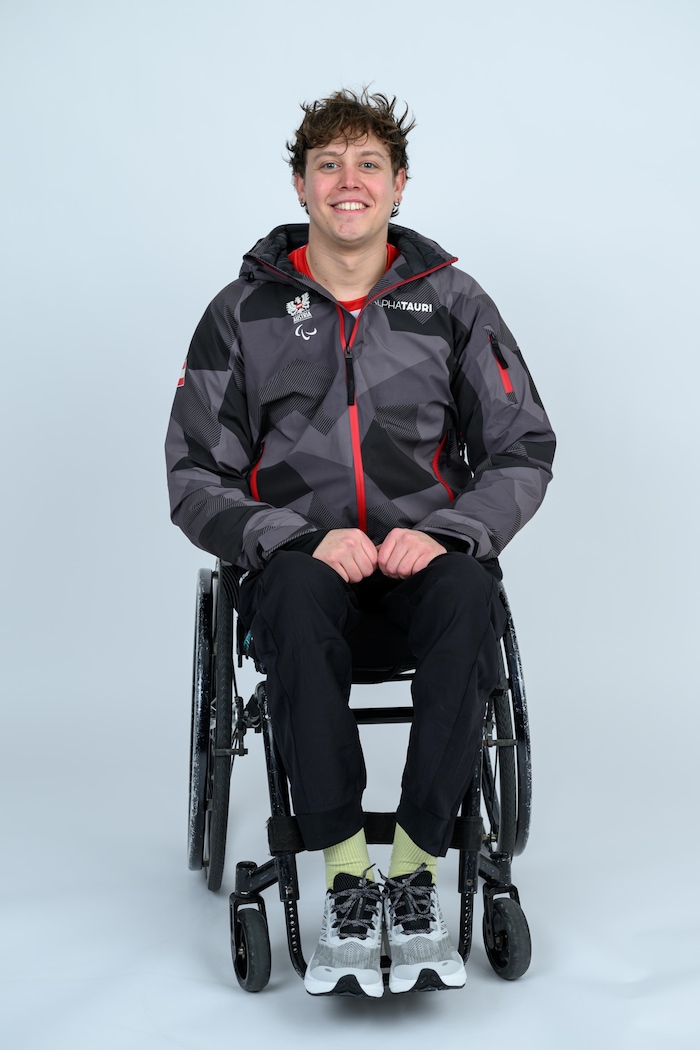 Bei der Einkleidung hatte er Spaß.