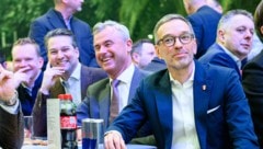 Ein seltenes Foto: Oft sind Norbert Hofer und Herbert Kickl nicht gemeinsam zu sehen. In letzter ...