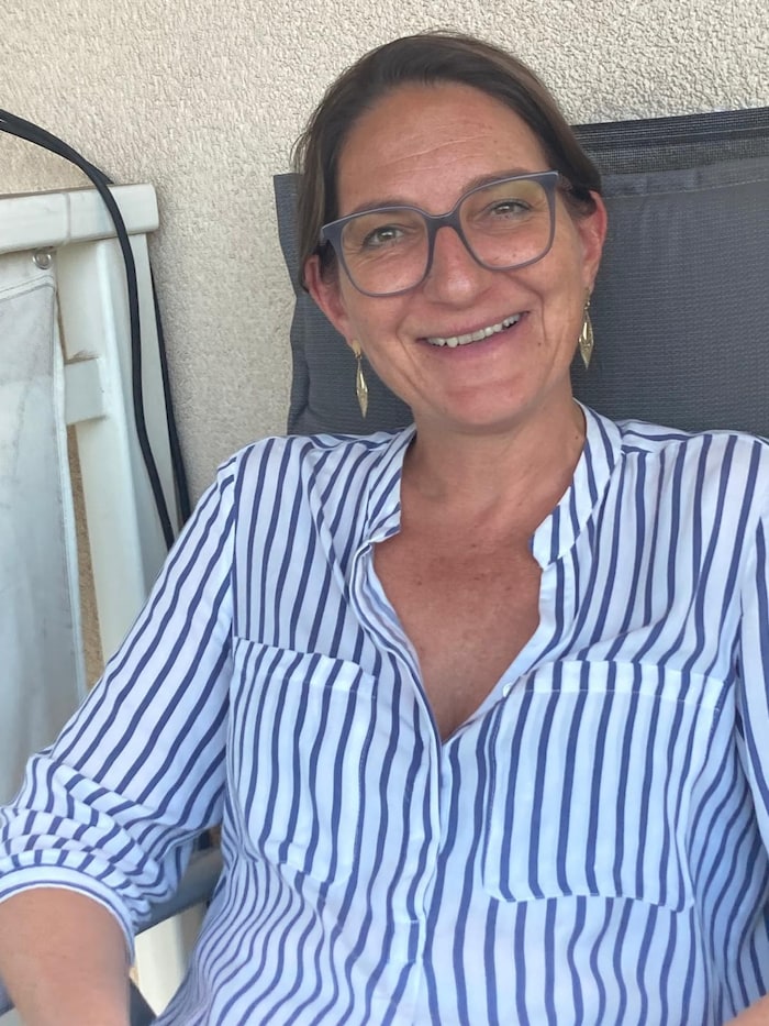 Michaela setzt auf Hörgeräte.