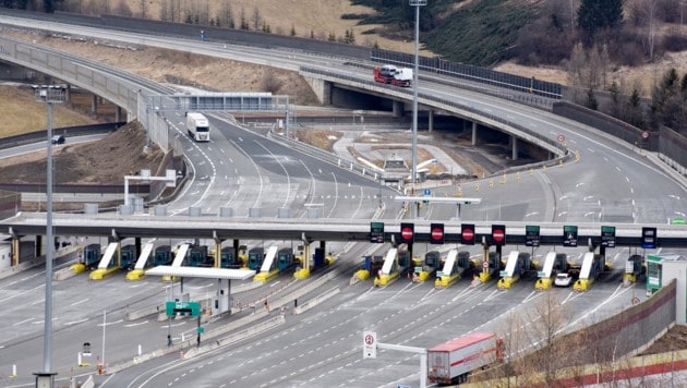 Die Mautstelle in St. Michael: Autos sollen nach der Modernisierung noch schneller abgefertigt ...
