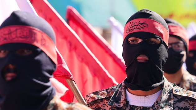 Die iranischen Revolutionsgarden (Bild) sollen die Hisbollah-Miliz im Libanon befehligen.