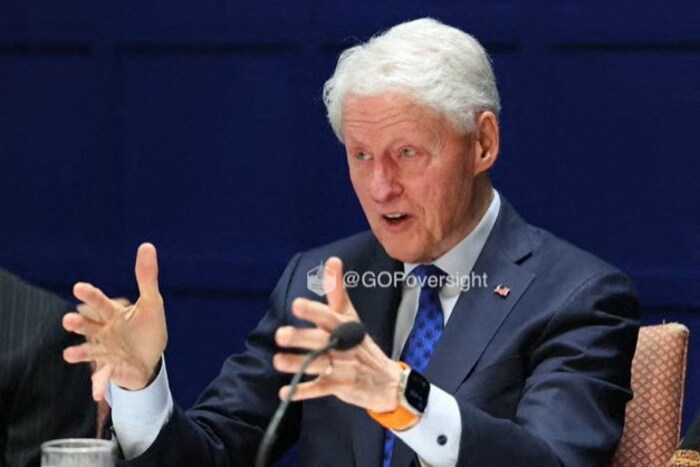 Ein Screenshot von dem veröffentlichten Video von Bill Clintons Befragung vergangene Woche