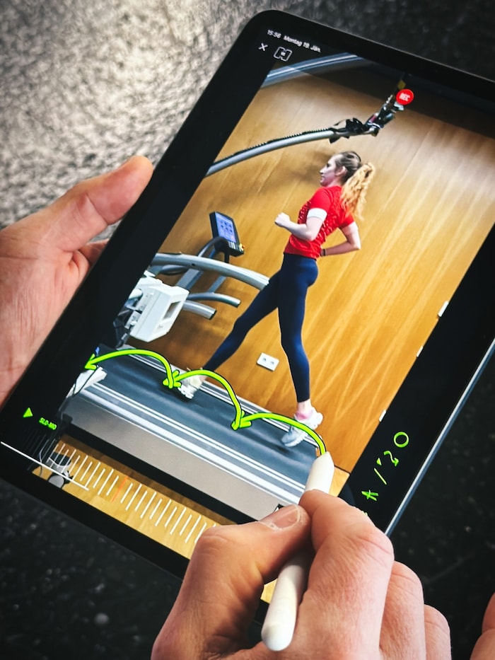 ... um ihren Laufstil genau zu analysieren.