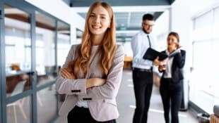 Bei der Gleichstellung von Männern und Frauen sehen viele Befragte in Österreich noch Hürden – ...