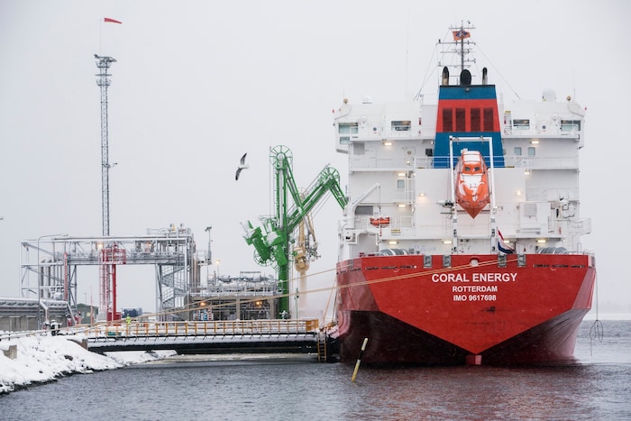 Eine LNG-Entladestation in Finnland