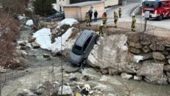 Der Pkw landete in der Wagrainer Ache.