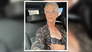 Jamie Lee Curtis ist die Coolste – wenn ein BH zum Zeigen ist, zeigt sie ihn. 