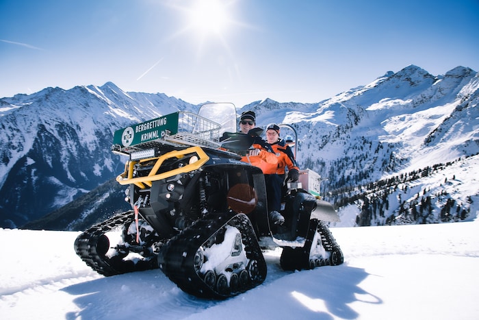 Für Einsätze steht den Krimmler Bergrettern auch ein Quad zur Verfügung, das im Winter mit ...