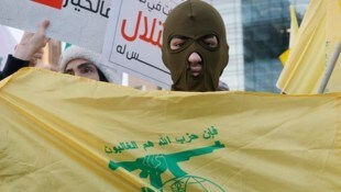 Die US-Regierung soll die syrische dazu drängen, sich an einer Mission gegen die Hisbollah im ...