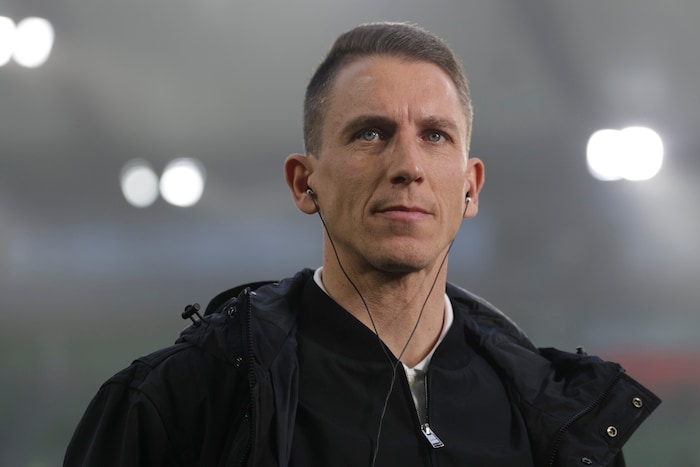 Daniel Bauer bekommt eine letzte Chance auf der Trainerbank des VfL Wolfsburg.