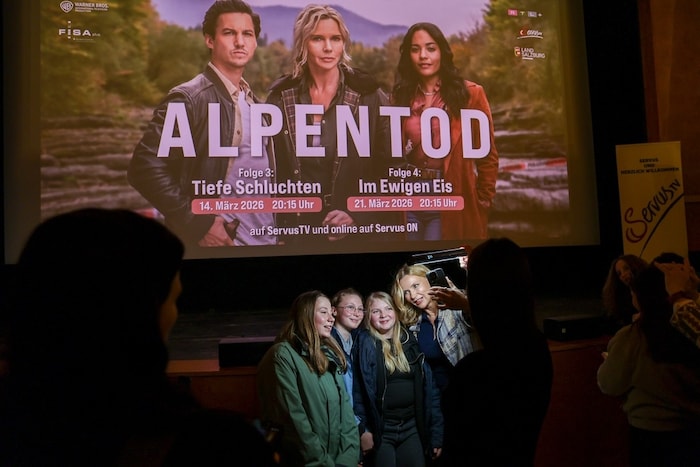 Im Stadtkino Hallein präsentierte die Schauspielerin die neuen Folgen der Krimireihe.