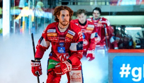 Mario Kempe musste beim Match gegen Wien verletzt vom Eis.