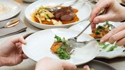 Wie kann ein Wirtshaus in Zukunft erfolgreich bestehen – mit KI jedenfalls entspannter, sagen ...