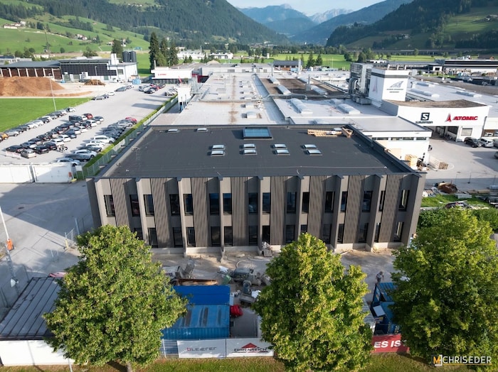 Die Atomic-Mutter Amer Sports investierte in ein neues Bürogebäude.