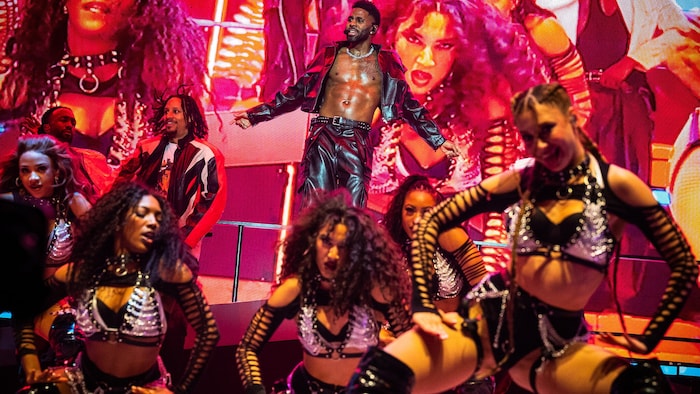 Derulo brachte einige der weltbesten Tänzer mit auf Tour – darunter auch die „Les Twins“ (einer ...
