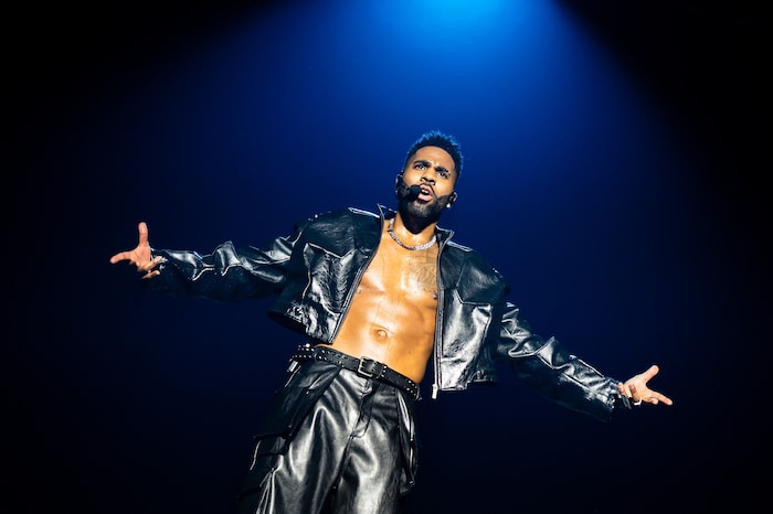 Tanzen, singen, springen – dafür setzt Jason Derulo auf einen gesunden Lifestyle mit Kokoswasser ...