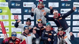 Jubel um Thomas Marchl (hi.).