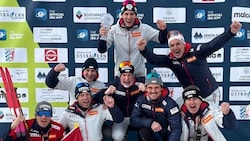 Jubel um Thomas Marchl (hi.).